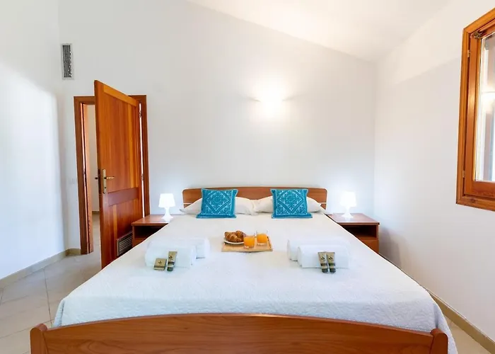 Villa Con Giardino - Accesso Diretto Giunco